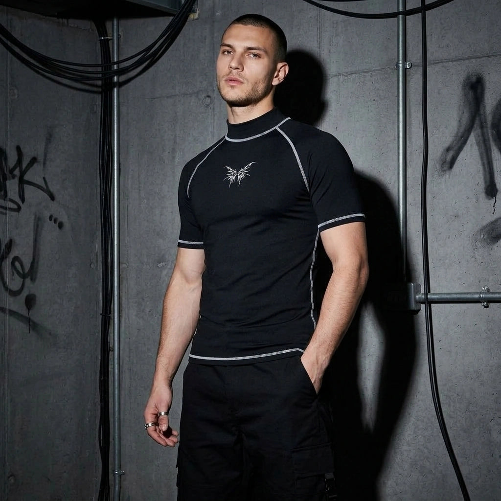 Tribal Sport Shirt für Herren - Ganzkörper-Aufnahme | Techno Essentials