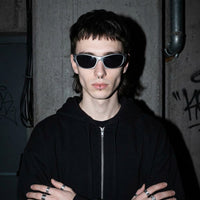 Silberne SonicVision Schnelle Brille am Model, Vorderansicht #farbe_silber