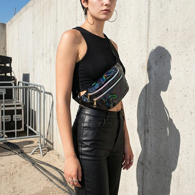 Holographic Techno Bauchtasche - Dreiviertel-Ansicht | Techno Essentials