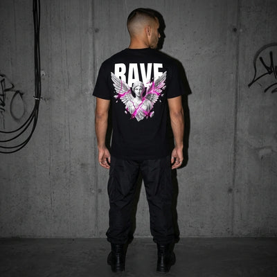 Schwarzes Rave Angel Heavy Cotton T-Shirt, Rückansicht am Model