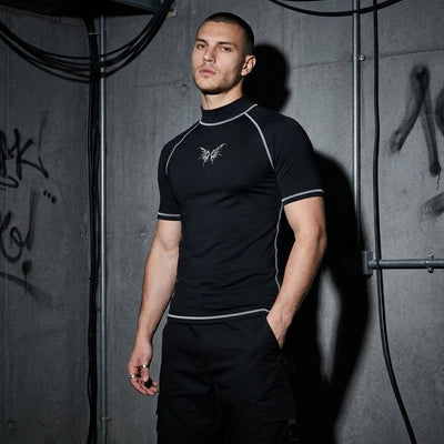 Tribal Sport Shirt für Herren - Ganzkörper-Aufnahme | Techno Essentials
